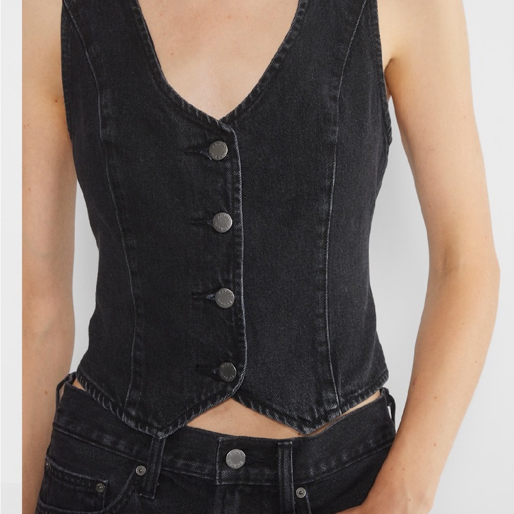 Aritzia Denim Forum The '90s Mia Denim Vest